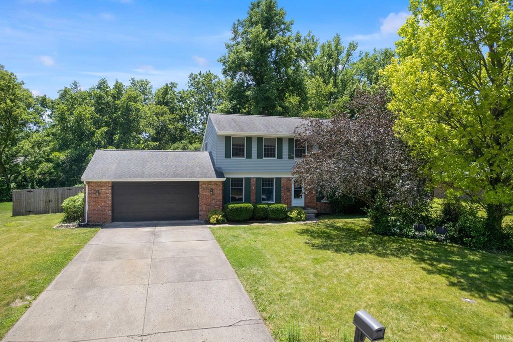 Photo for 3547 Canterbury Drive, Lafayette, IN 47909 (MLS # 202425518)