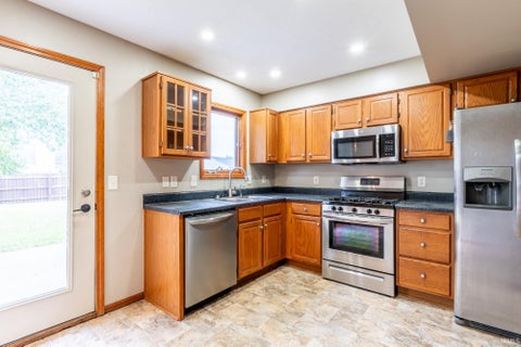 Tiny photo for 10437 Kentfield Place, Fort Wayne, IN 46818 (MLS # 202642022)