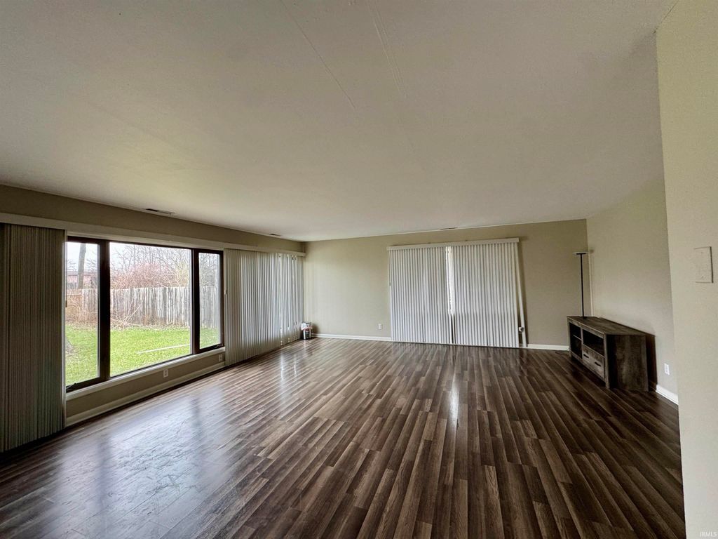 Photo of 2729 Inwood Drive, Fort Wayne, IN 46815 (MLS # 202610395)