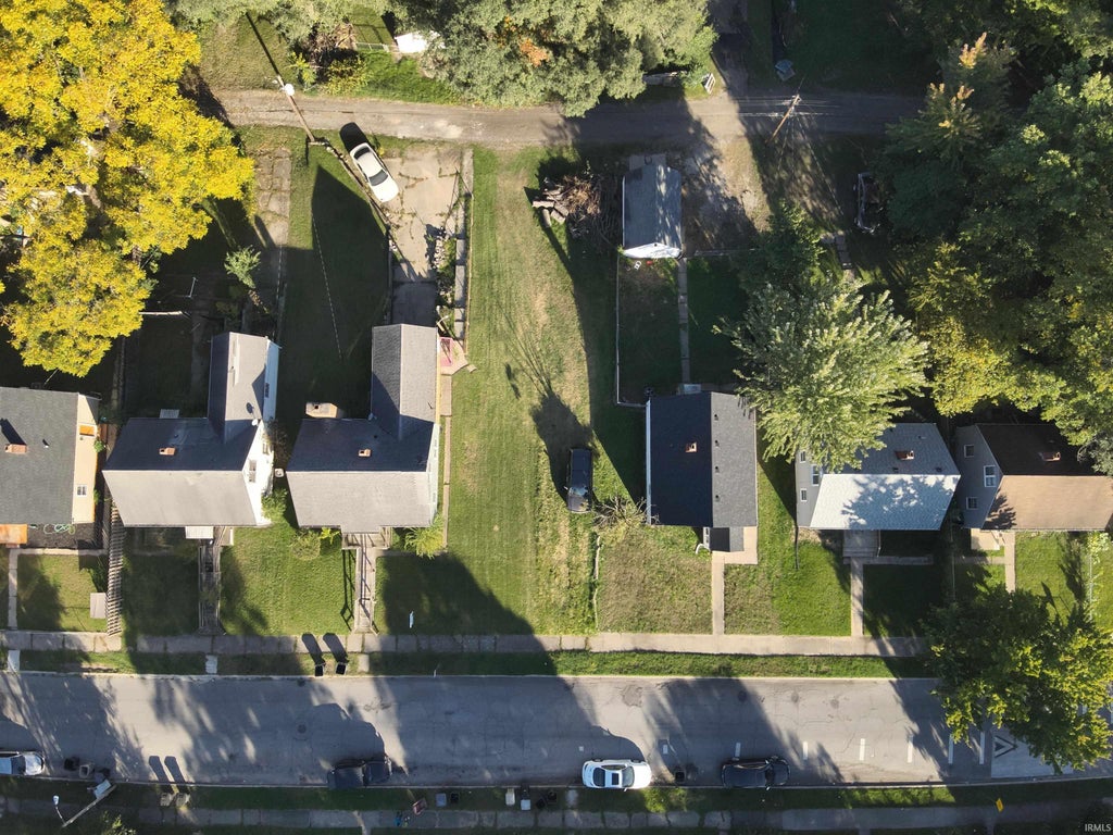Photo of 1622 Johnson Street, South Bend, IN 46628 (MLS # 202641876)