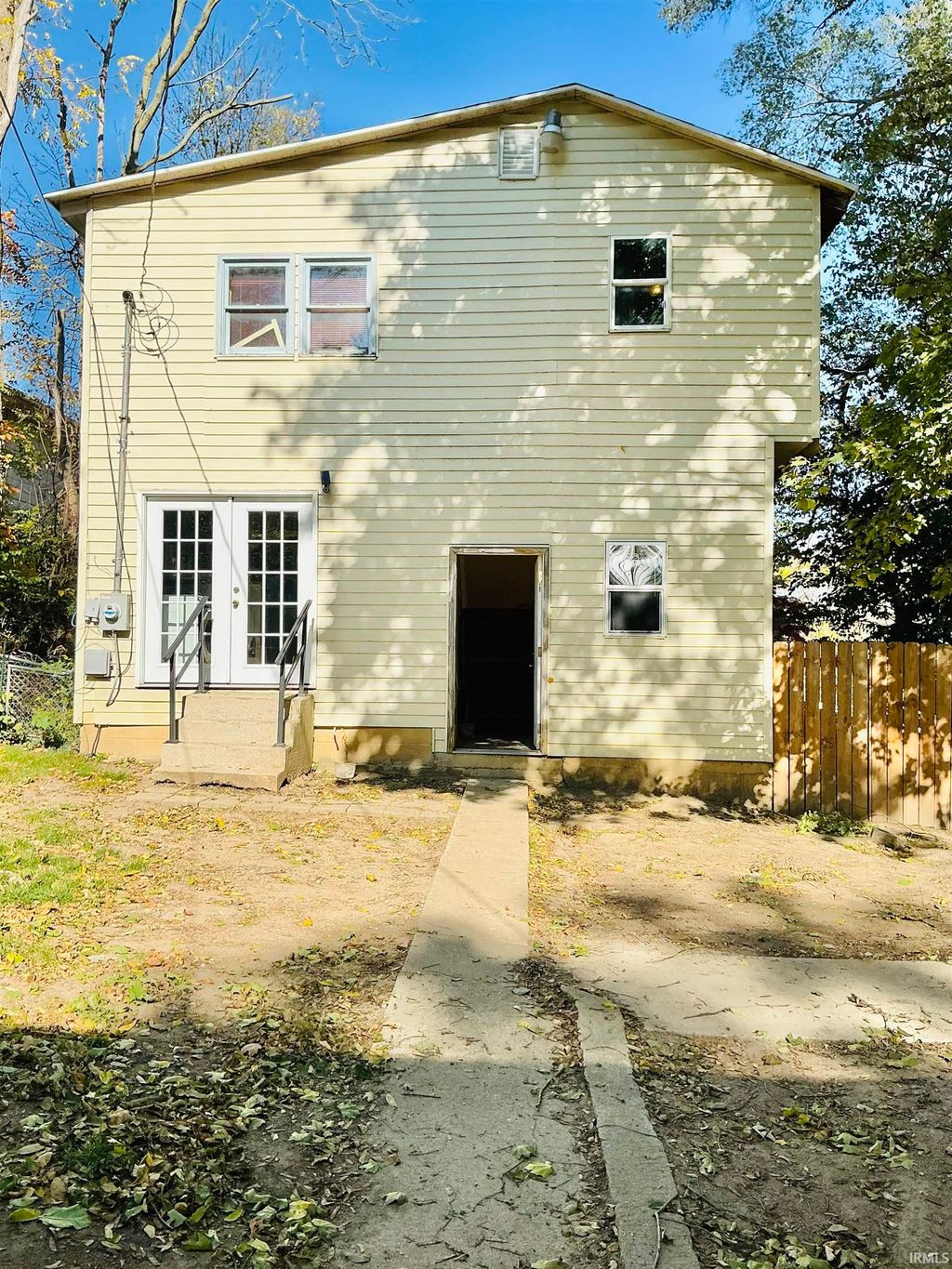 Photo of 617 W 7th Street, Marion, IN 46953 (MLS # 202544290)