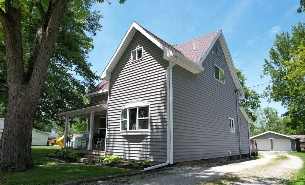 Photo of 1810 Fremont Street, Crawfordsville, IN 47933 (MLS # 202620692)