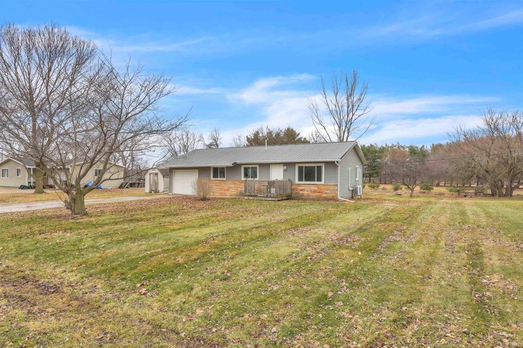 Photo of 1909 Bodenhafer Drive, Kendallville, IN 46755 (MLS # 202606068)
