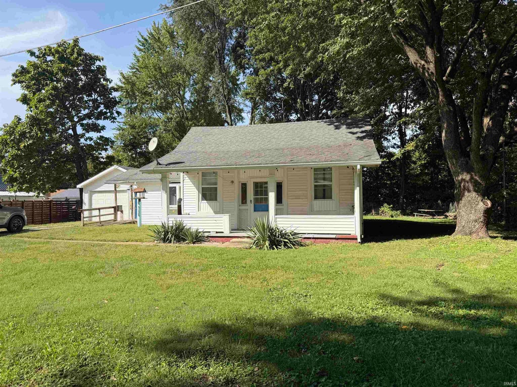 Photo of 890 Columbia Avenue, Middletown, IN 47356 (MLS # 202641132)