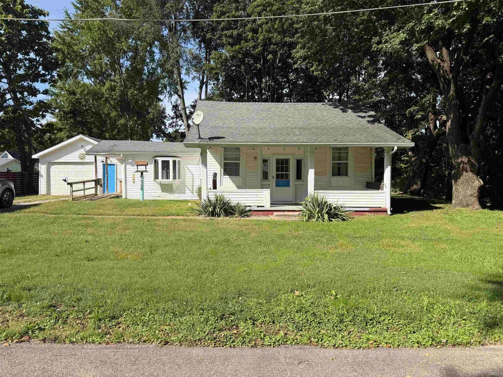 Photo of 890 Columbia Avenue, Middletown, IN 47356 (MLS # 202641132)