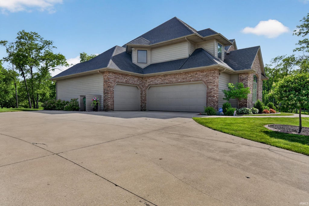 Photo of 2131 W LANTERN Lane, Marion, IN 46952 (MLS # 202621549)