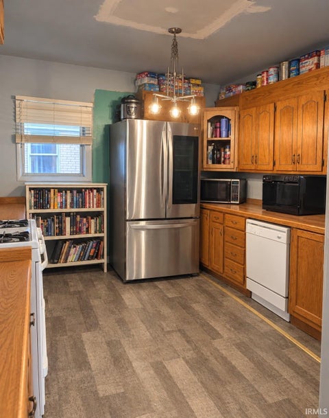 Tiny photo for 925 S 2Nd Street, Elkhart, IN 46516 (MLS # 202639278)