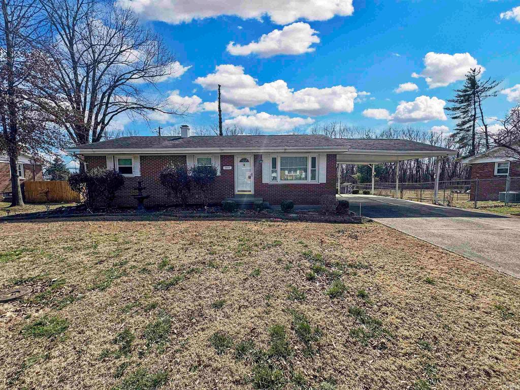 Photo of 2609 Ashwood Avenue, Evansville, IN 47711 (MLS # 202605945)