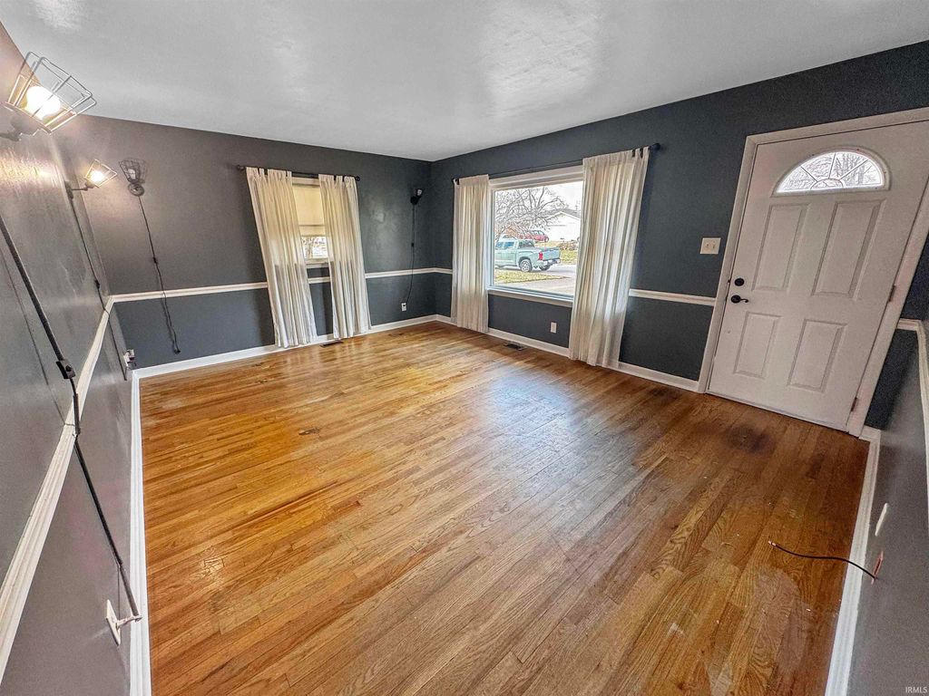 Photo of 2609 Ashwood Avenue, Evansville, IN 47711 (MLS # 202605945)