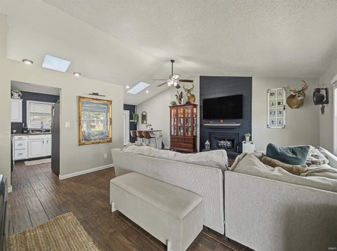 Tiny photo for 2014 Eastland Court, Evansville, IN 47715 (MLS # 202634739)