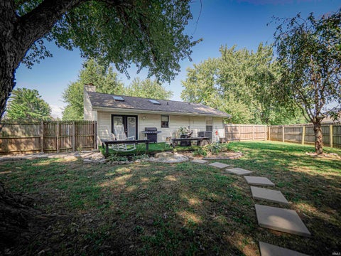 Tiny photo for 2014 Eastland Court, Evansville, IN 47715 (MLS # 202634739)