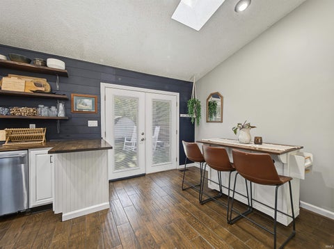 Tiny photo for 2014 Eastland Court, Evansville, IN 47715 (MLS # 202634739)