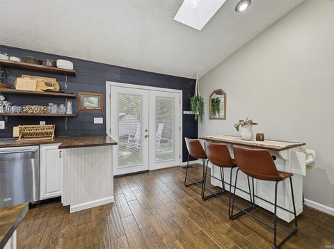 Tiny photo for 2014 Eastland Court, Evansville, IN 47715 (MLS # 202634739)