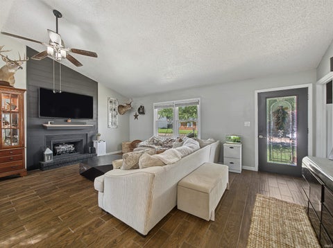 Tiny photo for 2014 Eastland Court, Evansville, IN 47715 (MLS # 202634739)