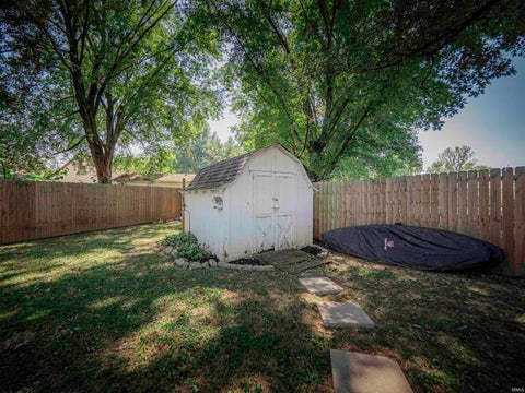 Tiny photo for 2014 Eastland Court, Evansville, IN 47715 (MLS # 202634739)