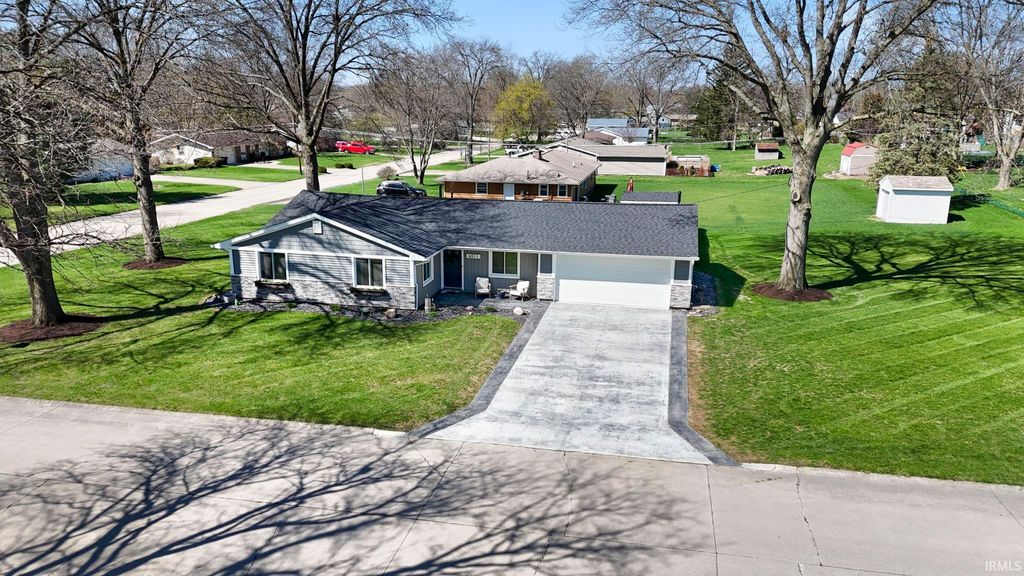 Photo of 6511 Allenwood Drive, Fort Wayne, IN 46835 (MLS # 202611920)