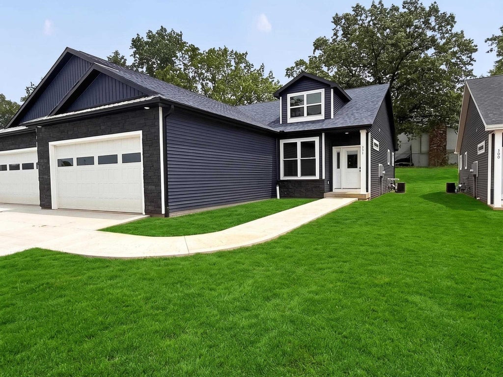 Photo of 238 Haines Drive, Elkhart, IN 46514 (MLS # 202621232)