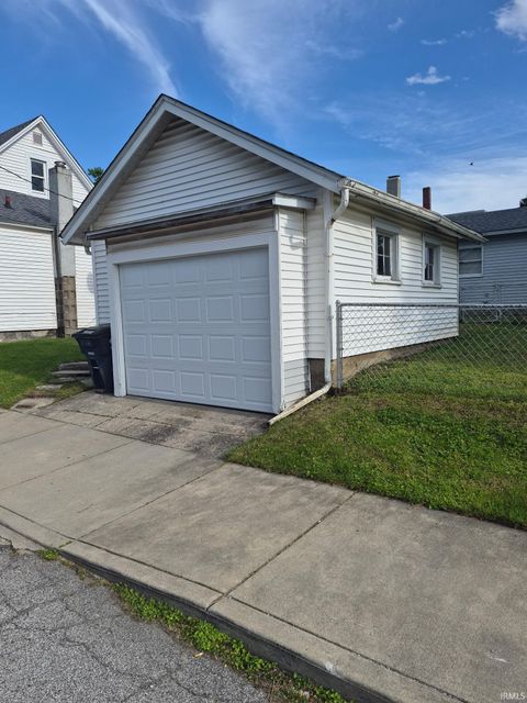 Tiny photo for 358 Sims Street, Frankfort, IN 46041 (MLS # 202616990)