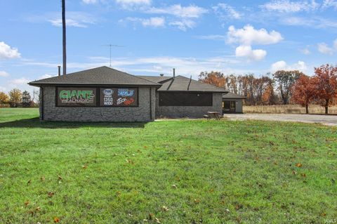 Photo of 670 E 400 SOUTH, Kokomo, IN 46902 (MLS # 202545436)