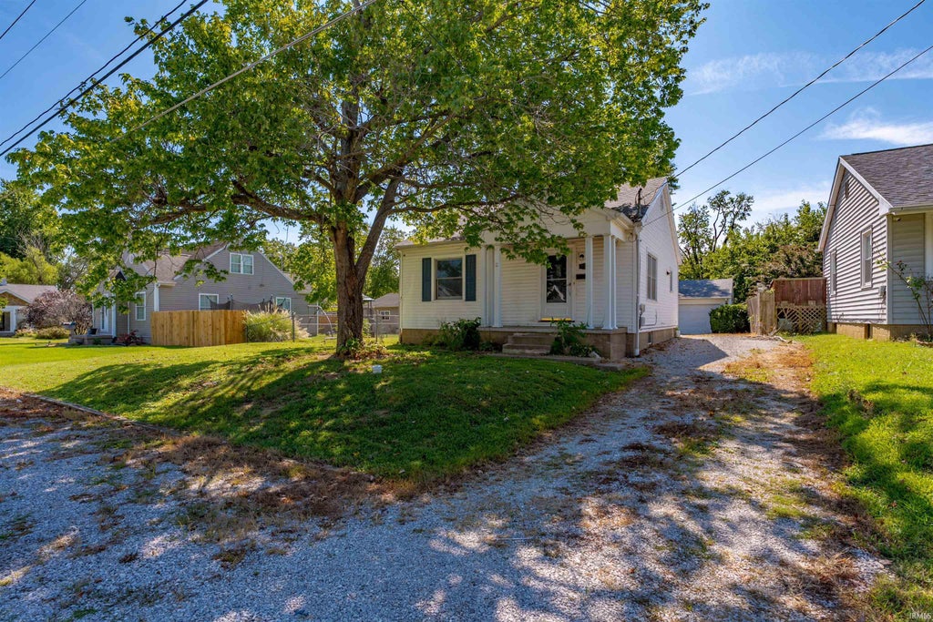 Photo of 1713 Keck Avenue, Evansville, IN 47711 (MLS # 202638172)