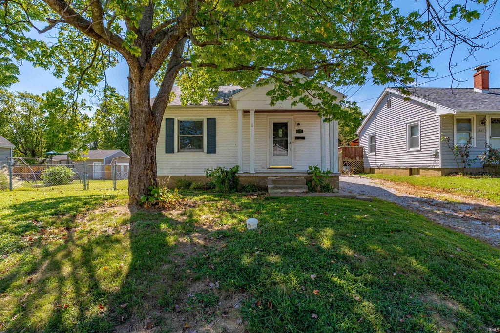 Photo of 1713 Keck Avenue, Evansville, IN 47711 (MLS # 202638172)