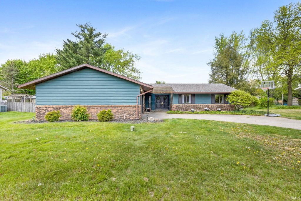 Photo of 15363 Montecito Drive, Granger, IN 46530 (MLS # 202616378)