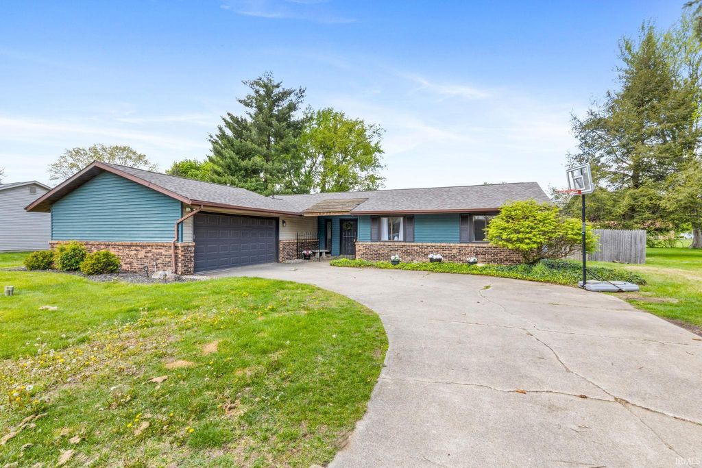 Photo of 15363 Montecito Drive, Granger, IN 46530 (MLS # 202616378)