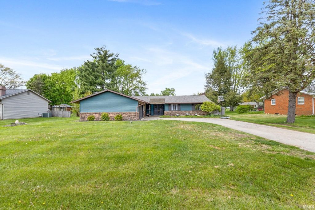 Photo of 15363 Montecito Drive, Granger, IN 46530 (MLS # 202616378)