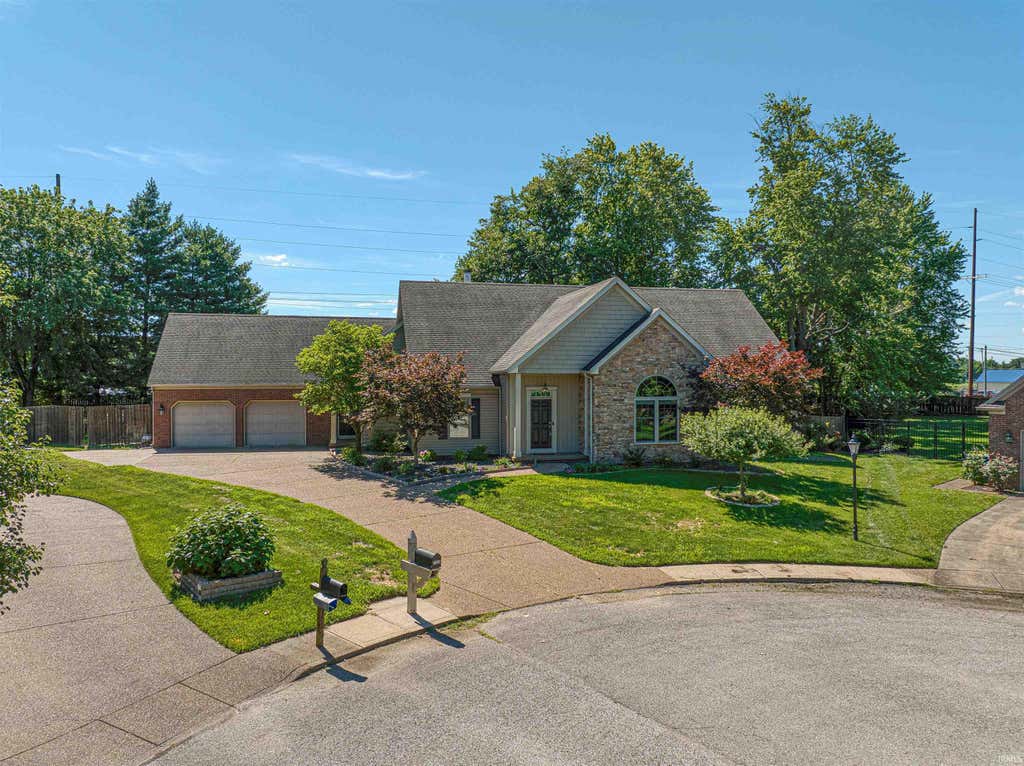Photo of 7533 Chapel Hill Court, Newburgh, IN 47630 (MLS # 202624446)