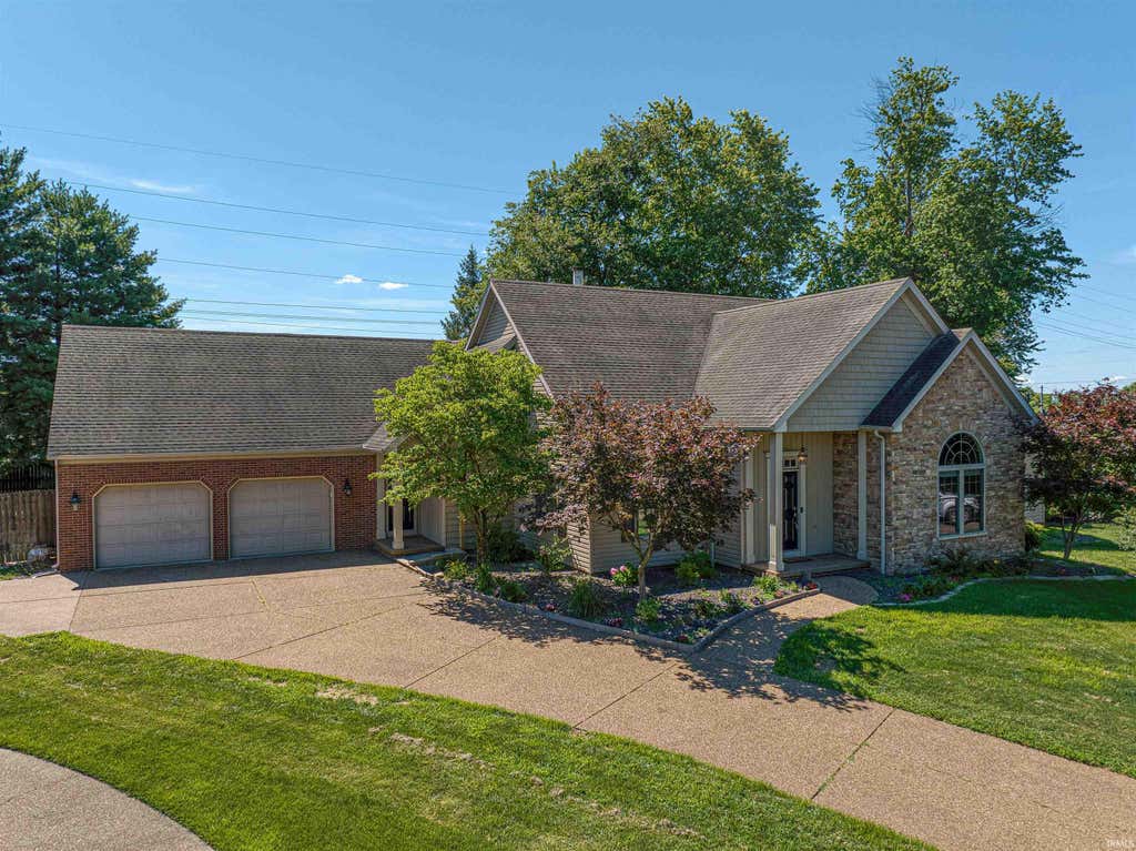 Photo of 7533 Chapel Hill Court, Newburgh, IN 47630 (MLS # 202624446)