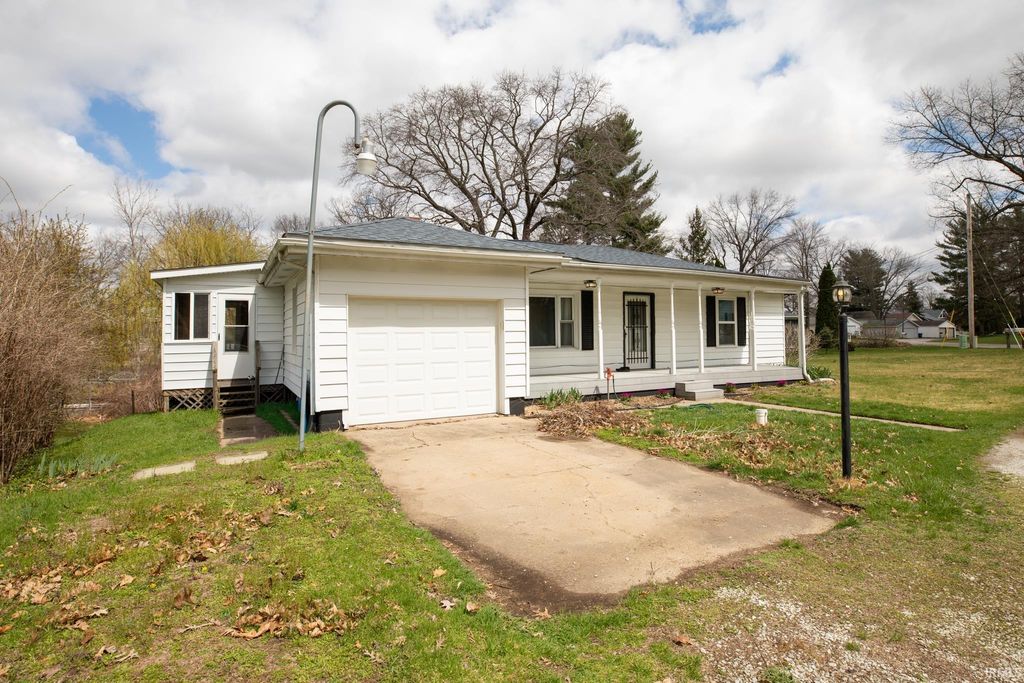 Photo of 20918 S Lake Drive, Walkerton, IN 46574 (MLS # 202611876)
