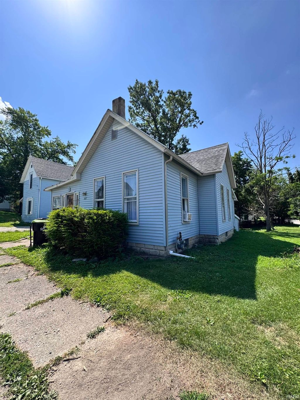 Photo of 807 Kintz Street, Huntington, IN 46750 (MLS # 202626438)