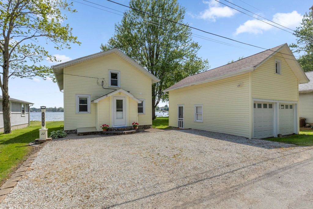 Photo of 8980 E 430 S, Wolcottville, IN 46795 (MLS # 202619131)
