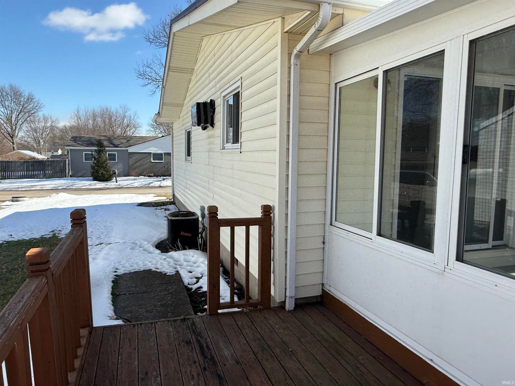 Photo of 303 Meadow Lane Lane, Hartford City, IN 47348 (MLS # 202604342)