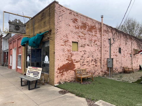 Tiny photo for 106 S Jefferson Street, Silver Lake, IN 46982 (MLS # 202612894)