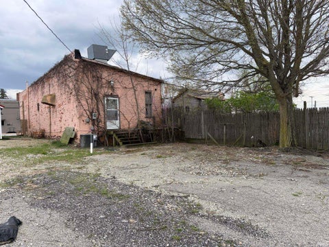 Tiny photo for 106 S Jefferson Street, Silver Lake, IN 46982 (MLS # 202612894)