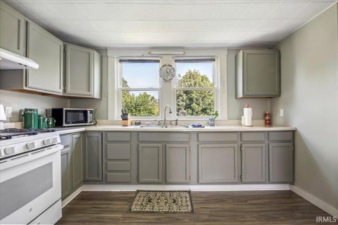 Tiny photo for 526 E Walnut Street, Greentown, IN 46936 (MLS # 202638099)