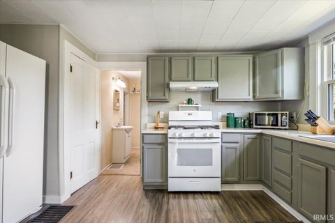 Tiny photo for 526 E Walnut Street, Greentown, IN 46936 (MLS # 202638099)
