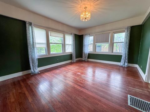 Tiny photo for 511 W Sycamore Street, Kokomo, IN 46901 (MLS # 202617268)