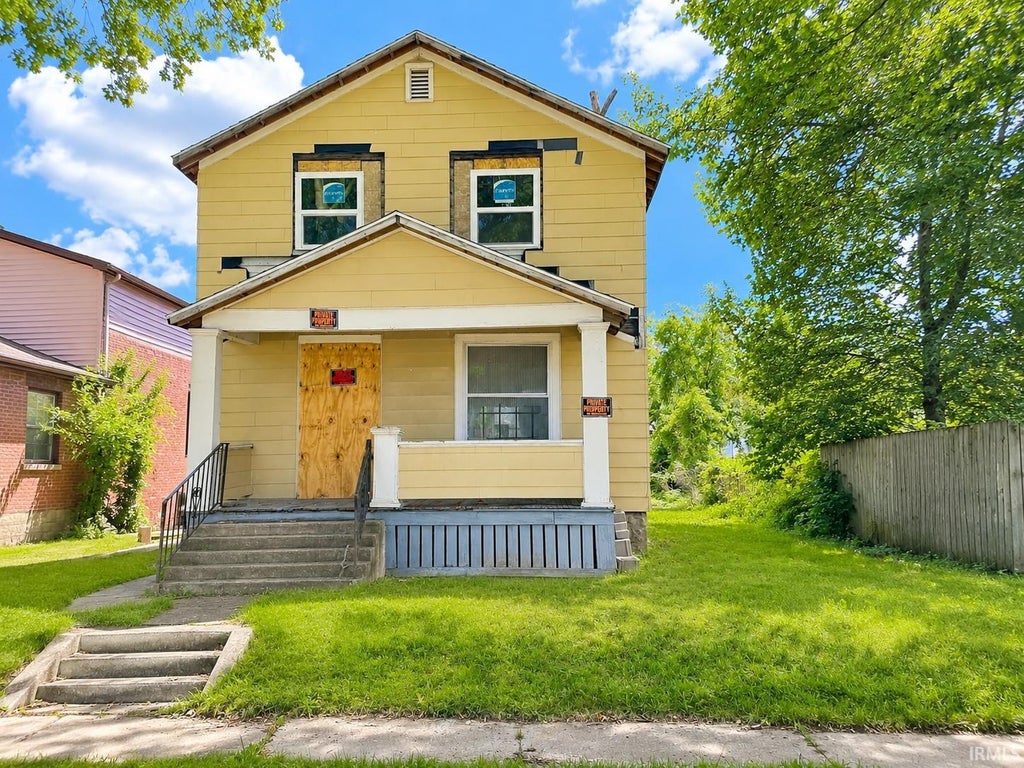 Photo of 3422 Bowser Avenue, Fort Wayne, IN 46806 (MLS # 202635561)