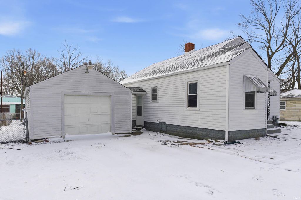 Photo of 2710 S Hackley Street, Muncie, IN 47302 (MLS # 202608940)
