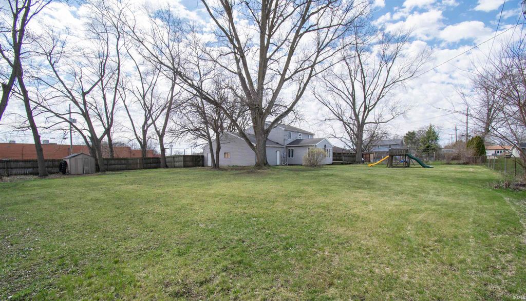 Photo of 3021 Lynn Avenue, Fort Wayne, IN 46805 (MLS # 202610822)