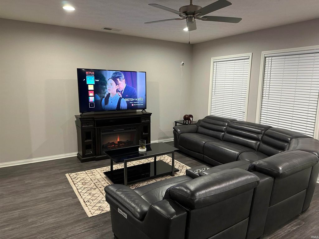 Photo of 846 Cameo Court, Evansville, IN 47711 (MLS # 202603680)