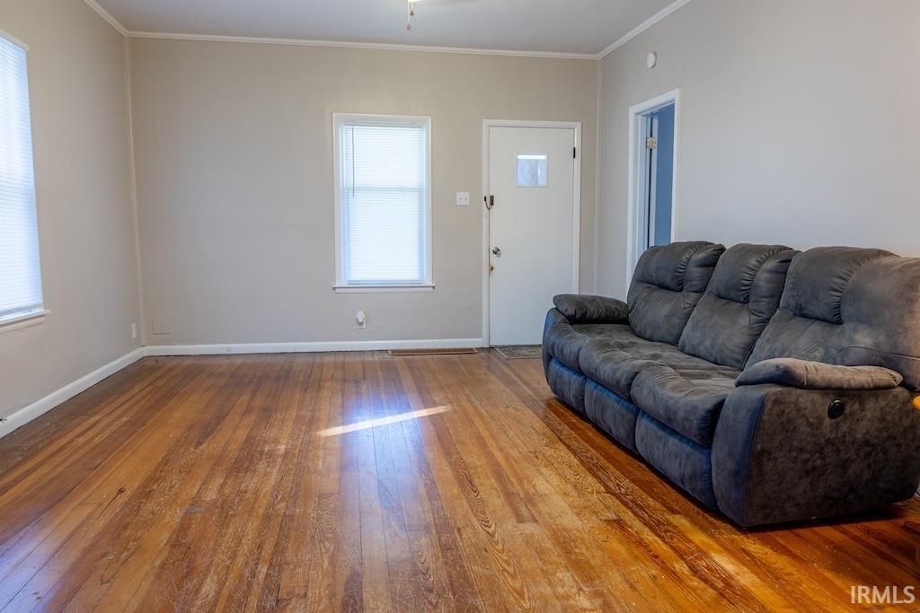 Photo of 1313 E Saint Clair Street, Vincennes, IN 47591 (MLS # 202547417)