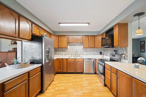 Tiny photo for 2812 W 300 S, Kokomo, IN 46902 (MLS # 202625382)