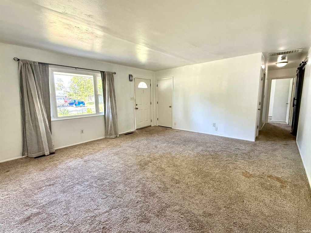 Photo of 2630 Chandler Drive, Fort Wayne, IN 46816 (MLS # 202539597)