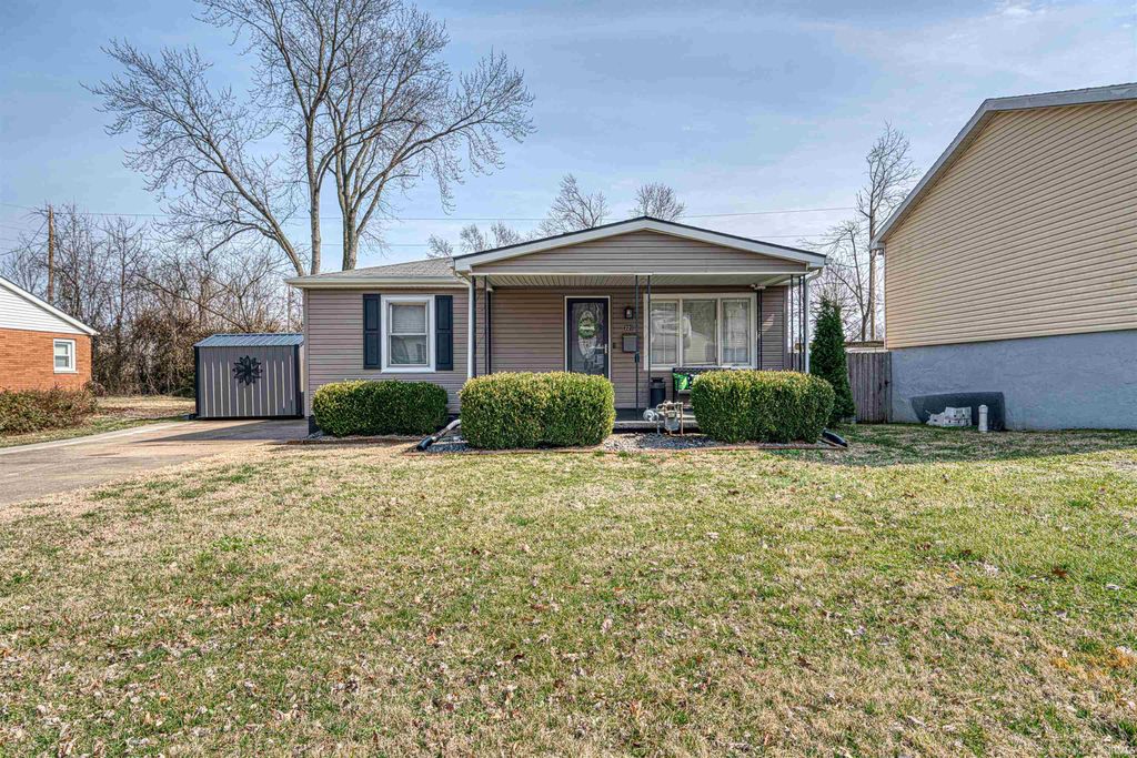 Photo of 220 S Tekoppel Avenue, Evansville, IN 47712 (MLS # 202607075)