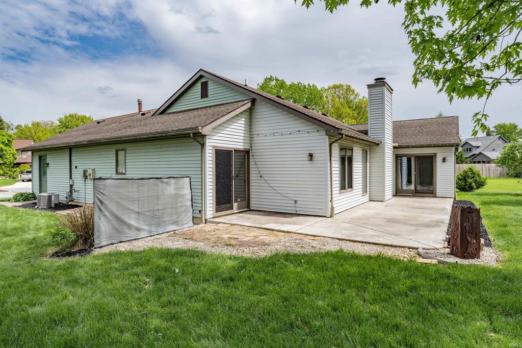 Photo of 9909 Hidden Meadows Place, Fort Wayne, IN 46825 (MLS # 202617764)