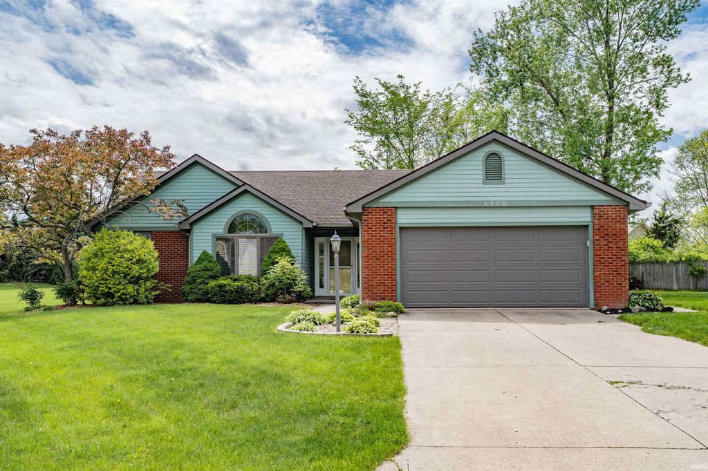 Photo of 9909 Hidden Meadows Place, Fort Wayne, IN 46825 (MLS # 202617764)