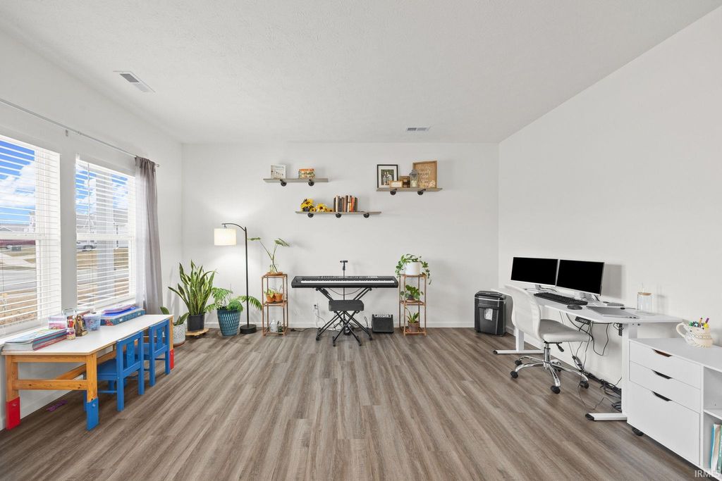 Photo of 6442 Shale Crescent Drive, West Lafayette, IN 47906 (MLS # 202610645)